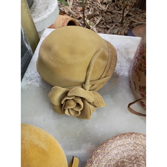 Vintage Arnold Constable Hat Box with 5 Hats main image 8